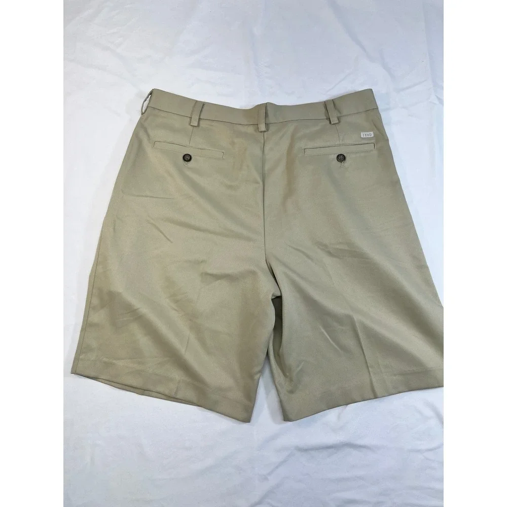 IZOD Golf Men's Pleated Shorts Size 36 Khaki Beige‎ Casual Chino